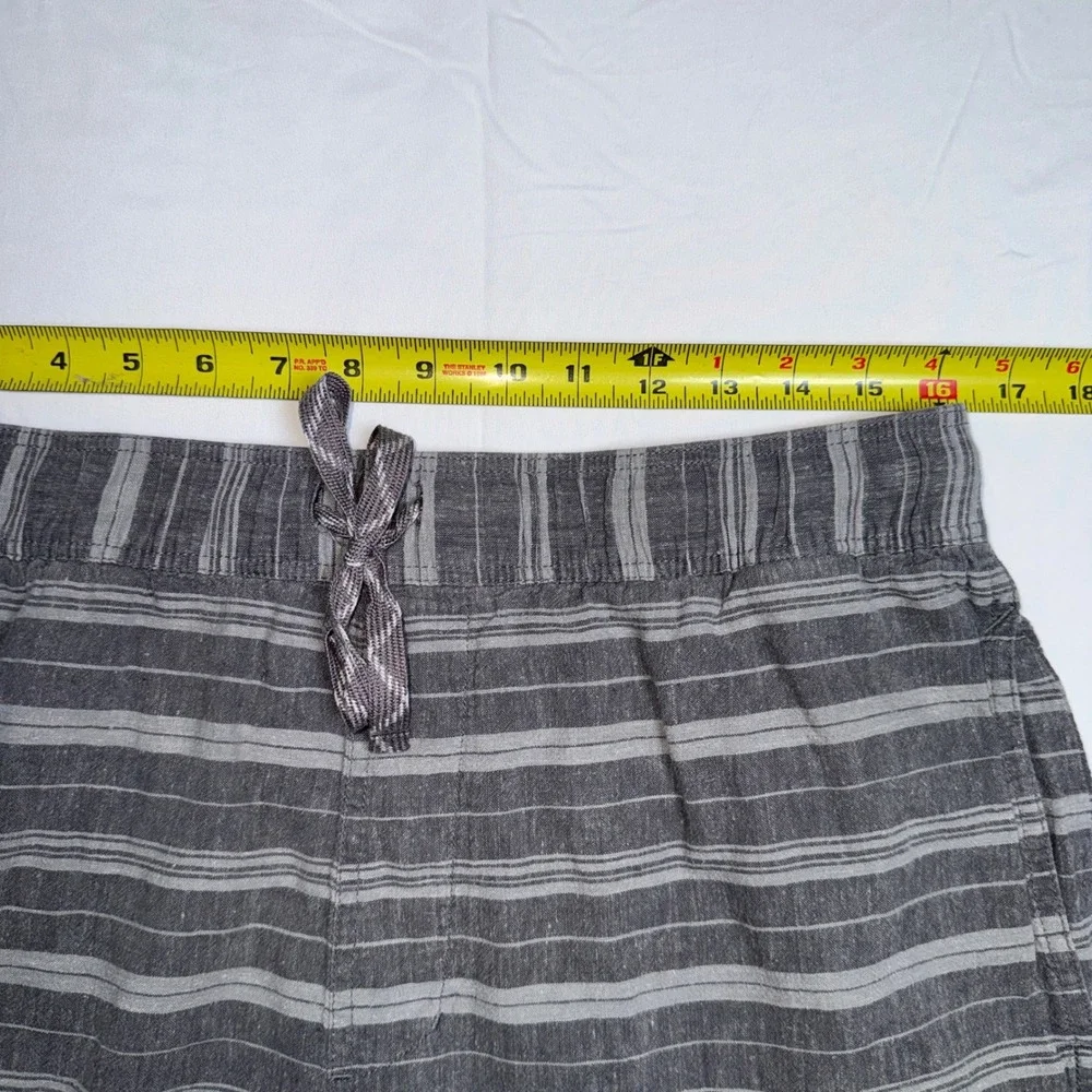 Patagonia Mens Hemp Organic Cotton Striped Shorts Grey L Drawstring 6.5 Inseam